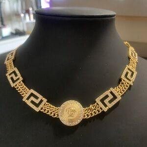 Luxurious Chocker Gold Necklace with Greek Key Motif